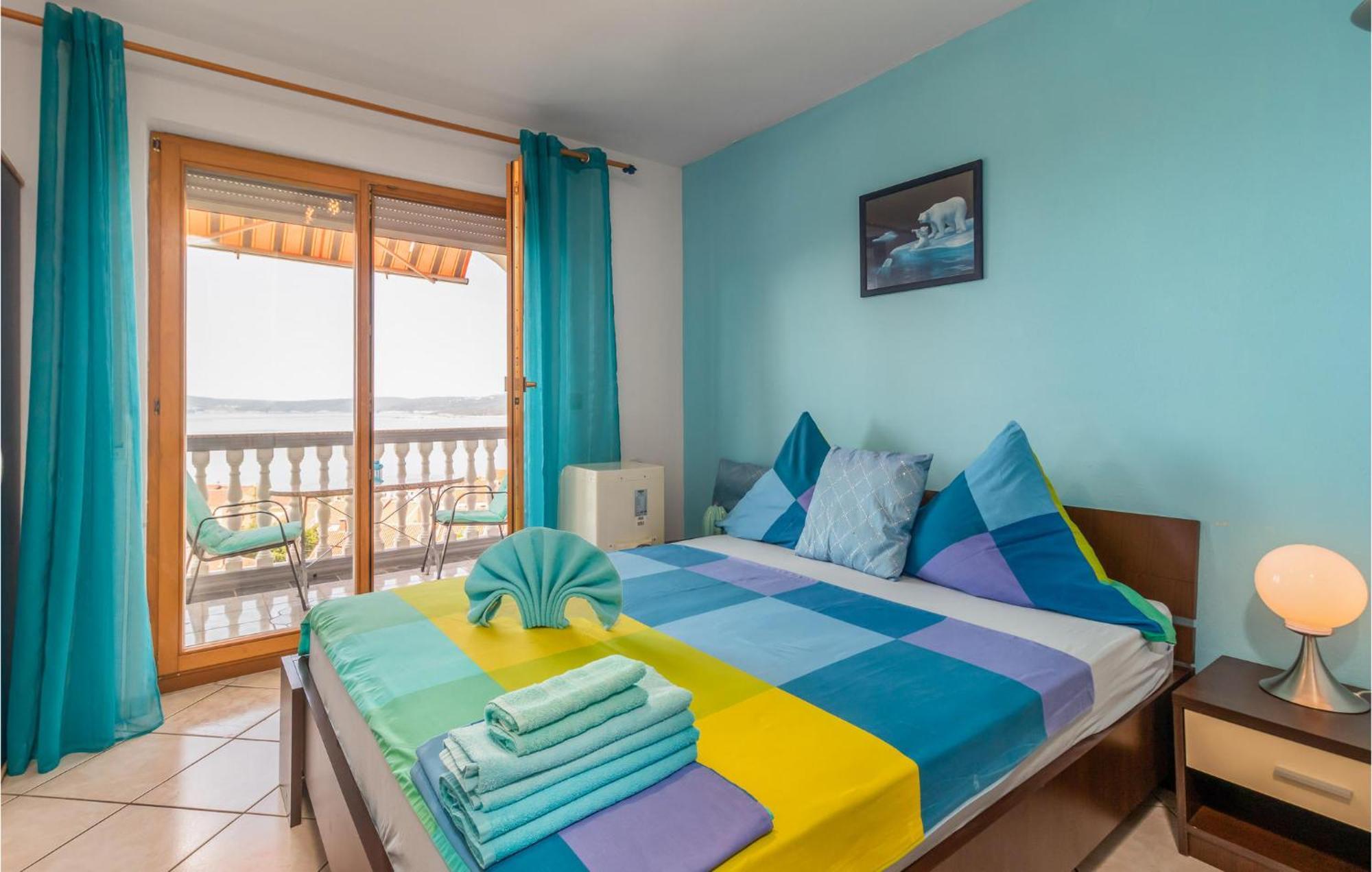 1 Bedroom Cozy Apartment In 크리크베니카 외부 사진